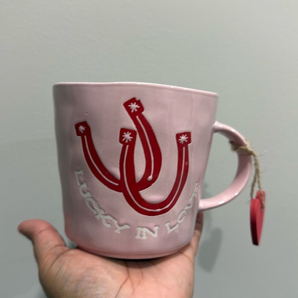 New Lucky In Love Textured Speckled Mug Coffee Tea Pink Red White - Picture 1 of 5